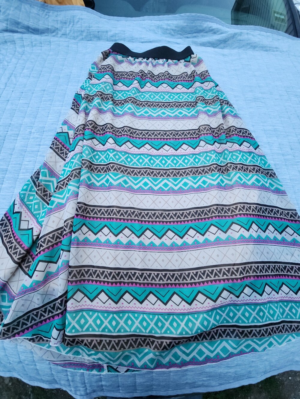LuLaRoe Aqua, Teal & Purple Geometric Circle Skirt